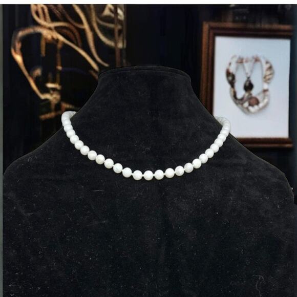 Timeless Faux Pearl Necklace - Picture 1 of 7
